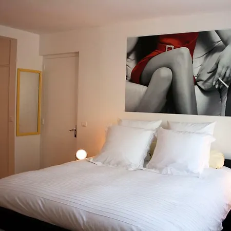 Une Chambre A 3*
