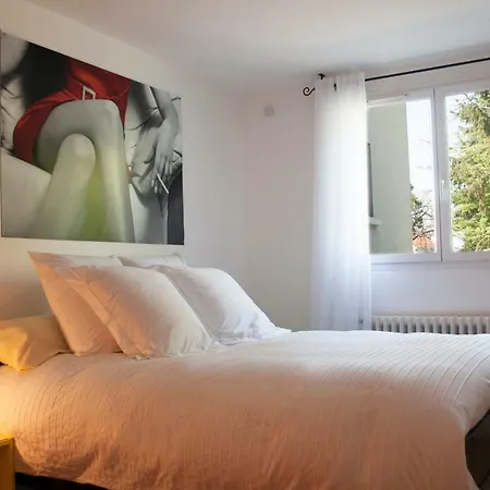 Une Chambre A 3* Neuilly-Plaisance