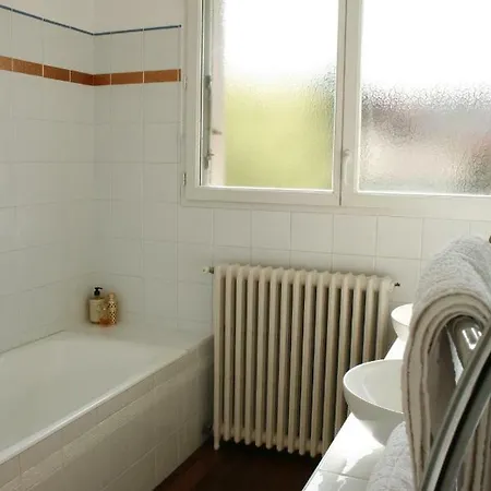 Bed & Breakfast Une Chambre A Neuilly-Plaisance
