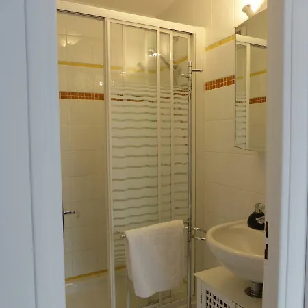 Une Chambre A Bed & Breakfast Neuilly-Plaisance
