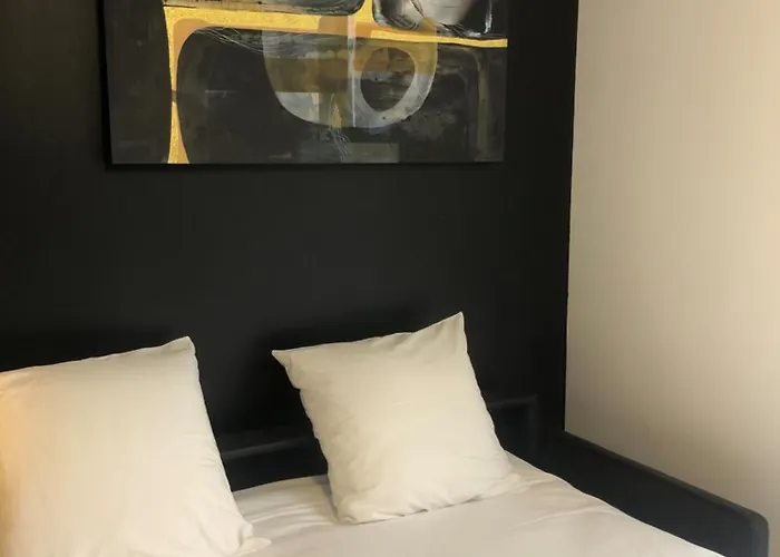Une Chambre A 3*