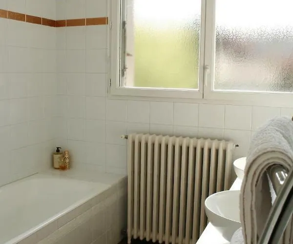 فندق مبيت وإفطار Une Chambre A نولي بليسانس
