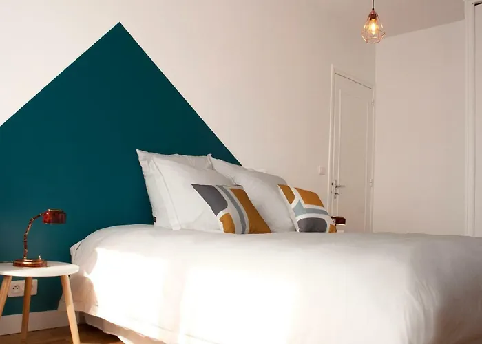 Une Chambre A نولي بليسانس