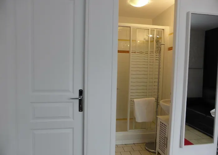Une Chambre A 3*