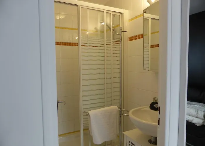Une Chambre A فندق مبيت وإفطار نولي بليسانس